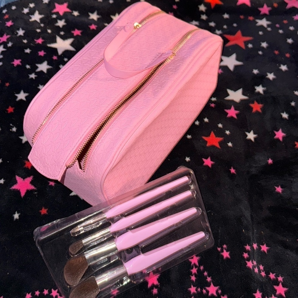 Jeffree Star cosmetics Supreme makeup bag  New plus bonus 4 brushes included:)